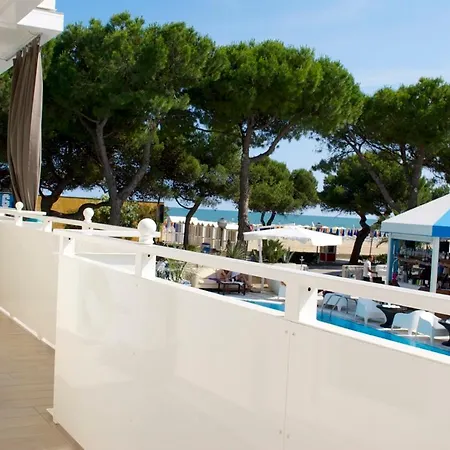 Hotel Miramare Lignano Sabbiadoro Exterior foto